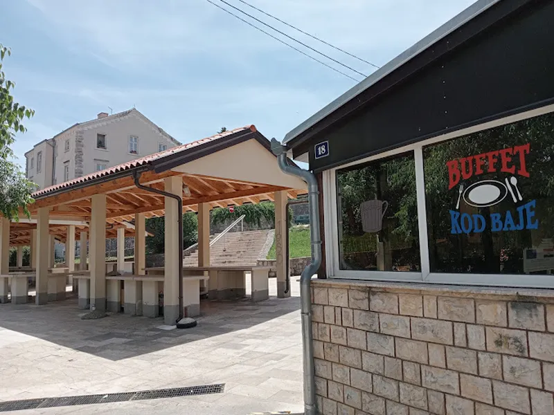 Buffet Kod Baje — terasa i pjaca